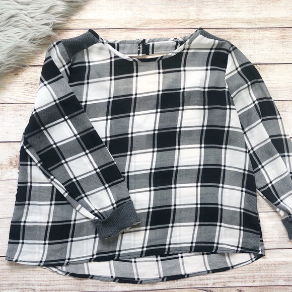 Wild Blue Sadie Robertson Woman's Top - Picture 4 of 8